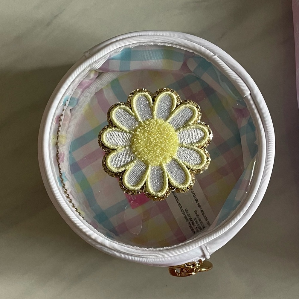 Stoney Clover Lane Clear Front Mini Round with Daisy Patch